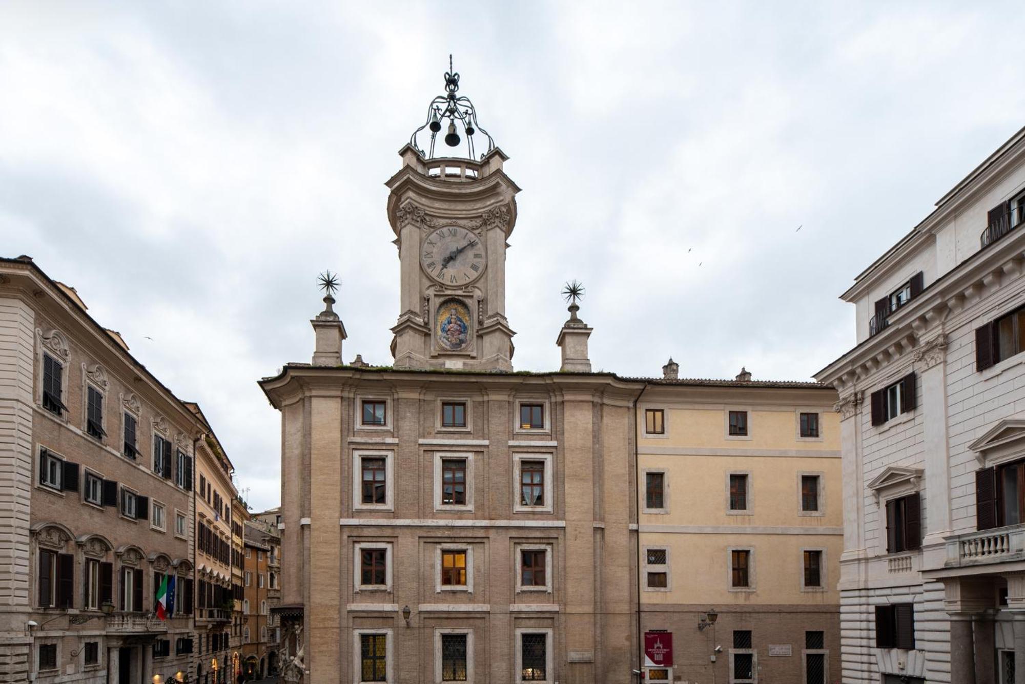The Best In Rome Orologio Extérieur photo